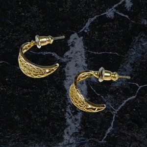 Gold Tone Hood Earring